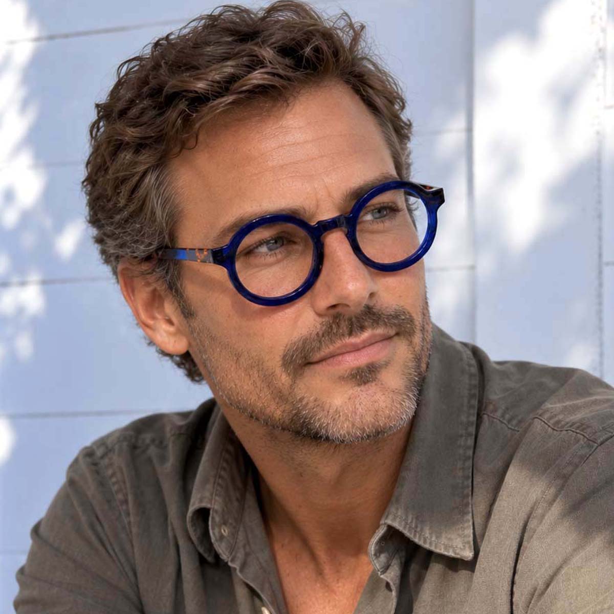 Lunettes de lecture rondes TROPZ T51 Ocean, monture bleu marine et branches écaille, modèle mixte homme et femme