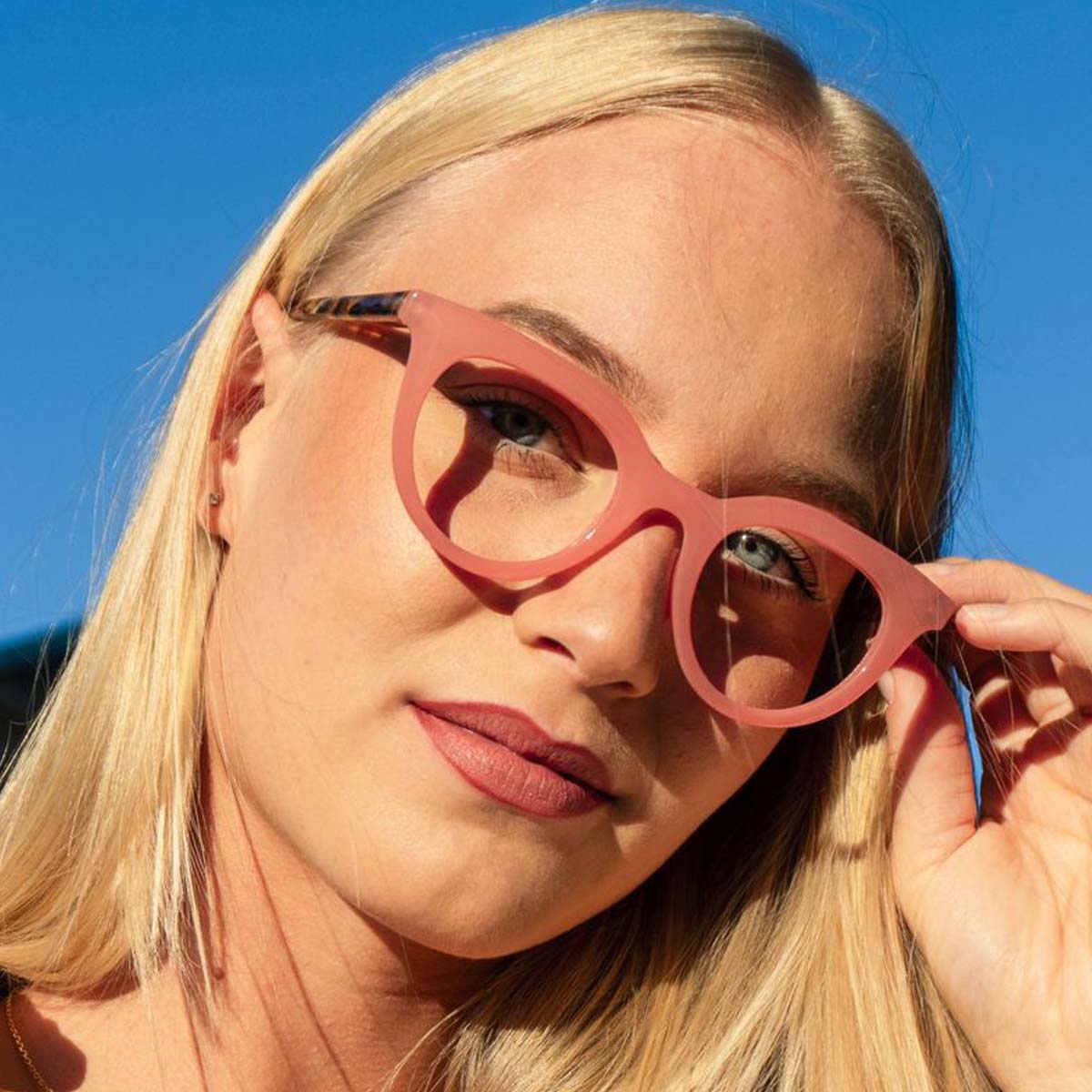 lunettes-de-lecture-femme-rose-reading-glasses-pink-K36-lady