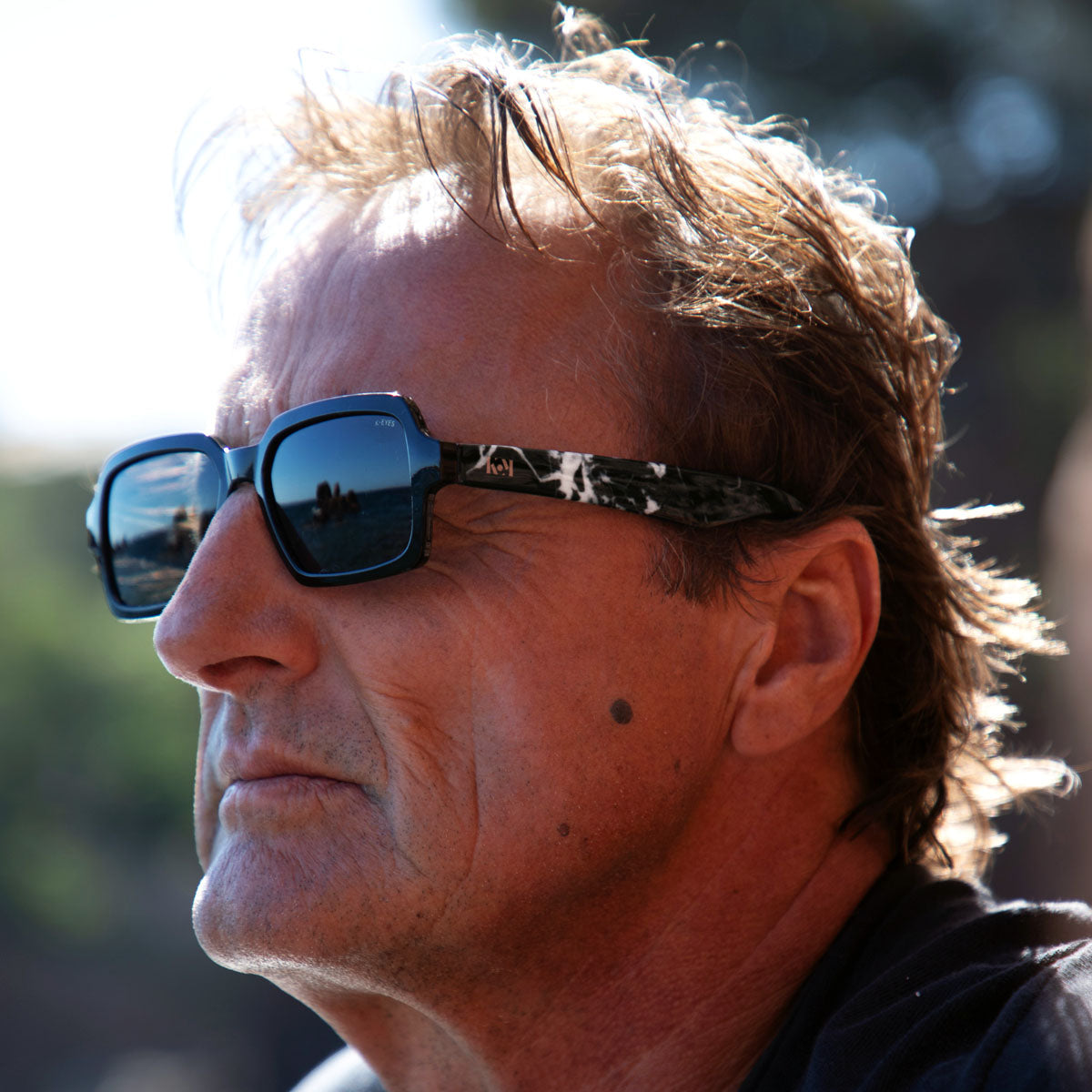 lunettes-de-soleil-mixte-protection-uv-rectangulaire-noir-sunglasses-polarized-unisex-rectangular-black-k40-sp-marble