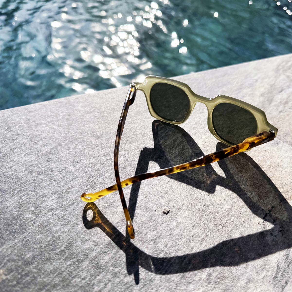 lunettes-de-soleil-kaki-original-mixte-K29-SP-Jade.jpg