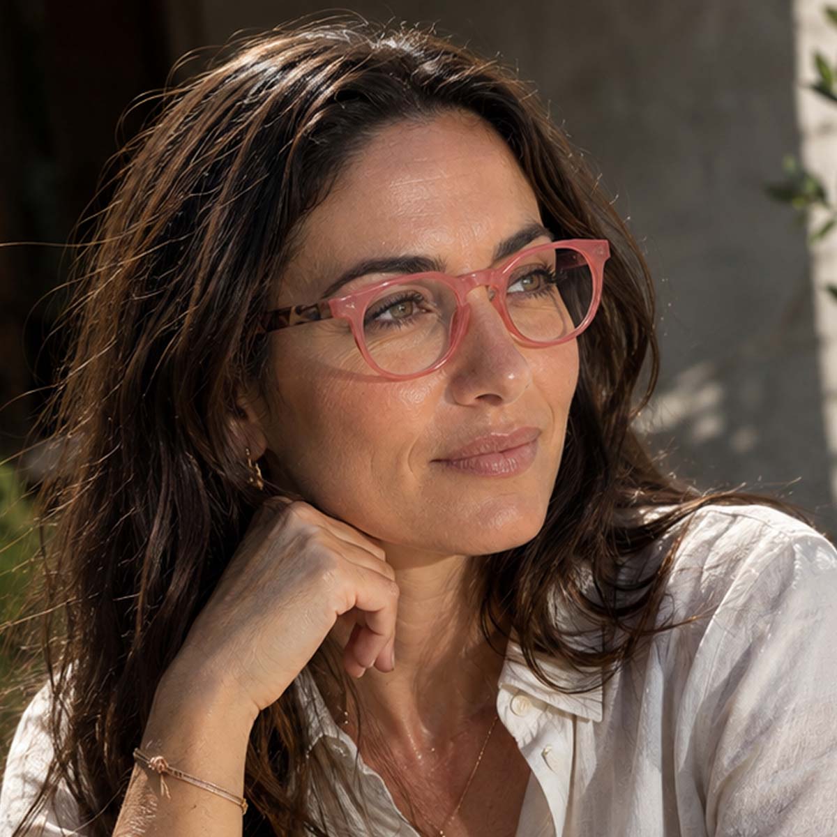 Lunettes de lecture à monture ronde pour femme, au design coloré et original, disponibles en plusieurs coloris.