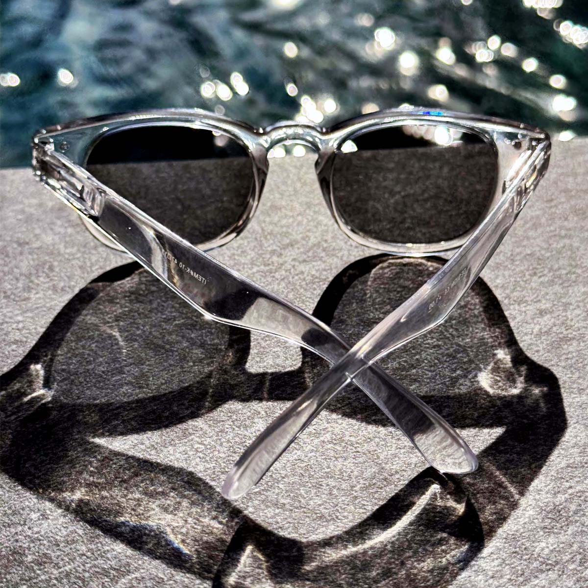lunettes-de-lecture-solaires-lire-au-soleil-reading-sun-protection-transparent-K10