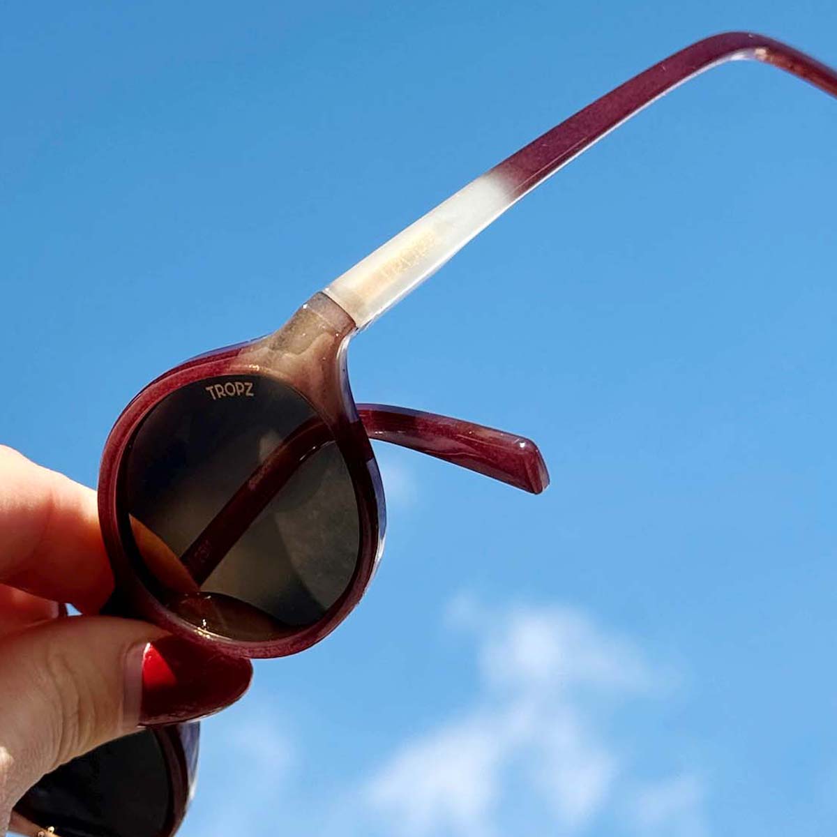 lunettes-de-soleil-femme-ovales-polarisées-design-original-sunglasses-protection-uv-style-moderne